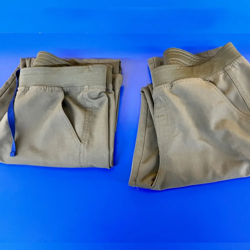 Figs size L Men Cargo Scrub pants Set of 2.